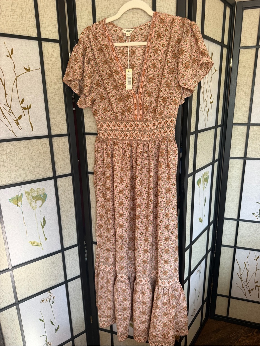 Max Studio Blush Floral V-Neck Maxi Dress